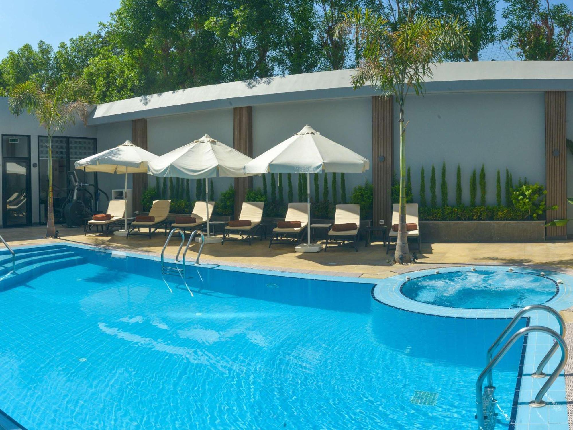 Novotel Cairo El Borg Exterior foto